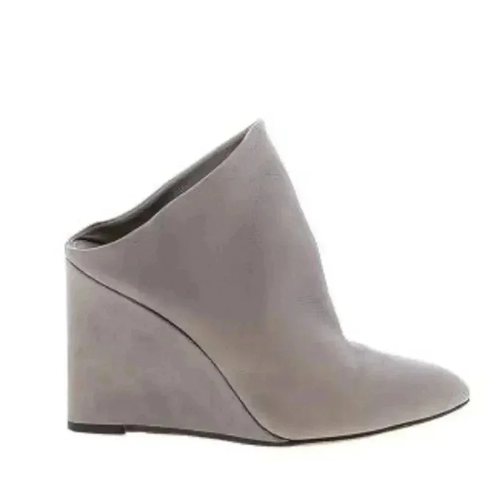 VINCE Gray Leather Wedges